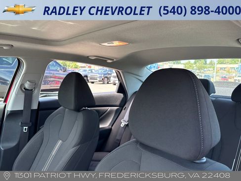Used 2025 Hyundai Elantra SEL FWD image 2