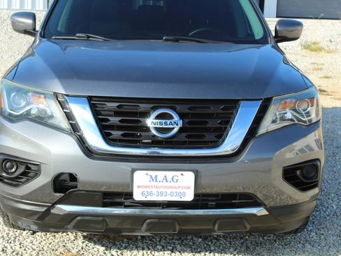 Used 2018 Nissan Pathfinder S image 9