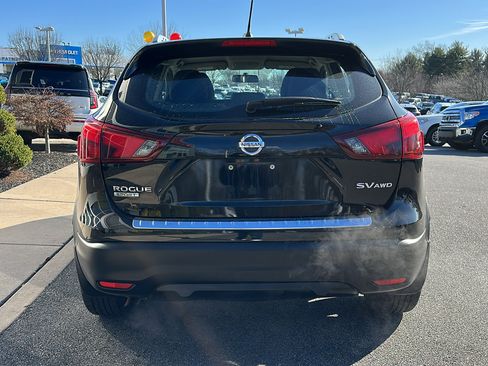 Used 2018 Nissan Rogue Sport SV image 5