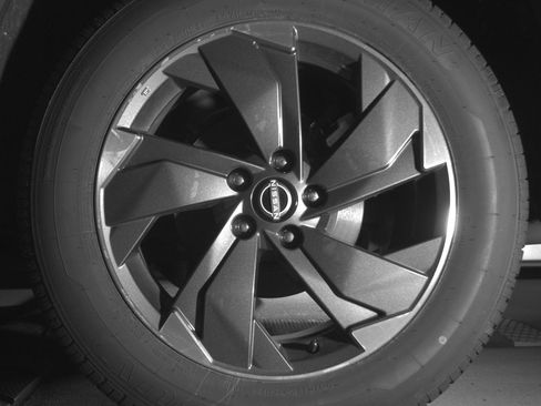 Used 2025 Nissan Rogue SV image 14