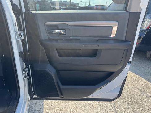 Used 2022 RAM 1500 Classic SLT AWD/4WD image 27