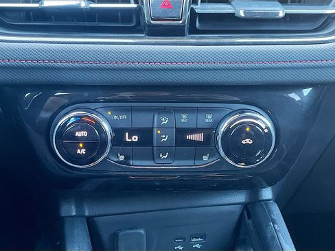 Used 2025 Chevrolet TrailBlazer RS w/ Convenience Package FWD image 15
