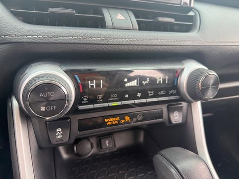 Used 2021 Toyota RAV4 XLE image 23