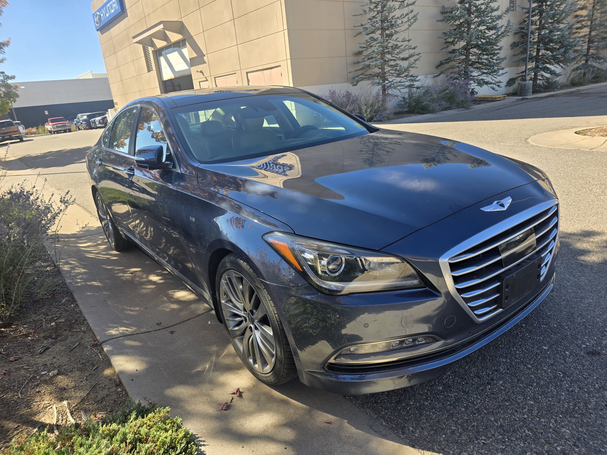 Used 2015 Hyundai Genesis 5.0 w/ Option Group 05 RWD image 18