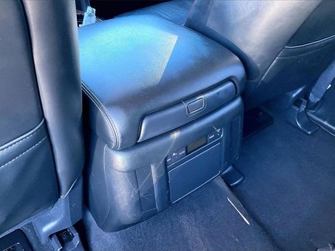 Used 2017 Nissan Armada SL image 31