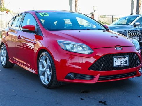 Used 2013 Ford Focus ST FWD image 3