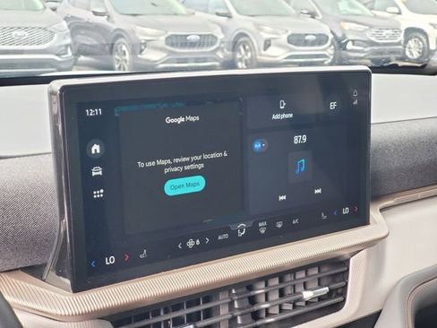 Used 2025 Ford Explorer Active image 18