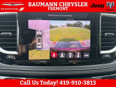 Used 2022 Chrysler Pacifica Limited AWD/4WD image 27