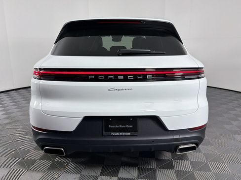 Certified 2026 Porsche Cayenne AWD/4WD image 10