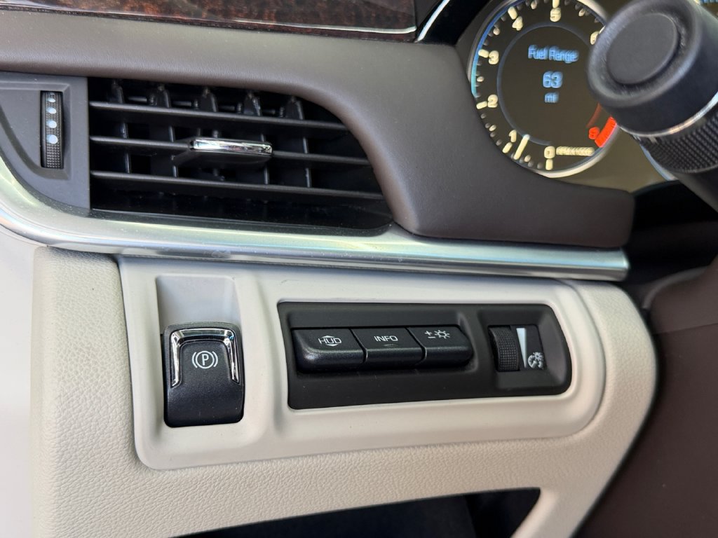 Used 2013 Cadillac XTS Platinum FWD image 18