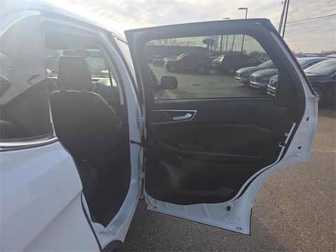 Certified 2024 Ford Edge SEL w/ Convenience Package image 19