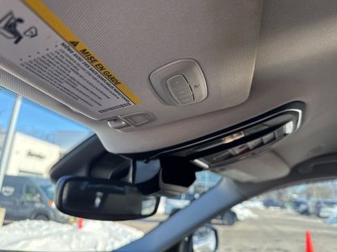 Used 2023 Jeep Grand Cherokee Limited w/ Black Appearance Package image 36