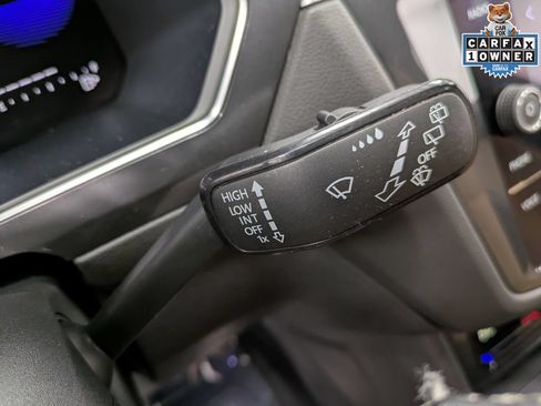Used 2022 Volkswagen Tiguan SE AWD/4WD image 21