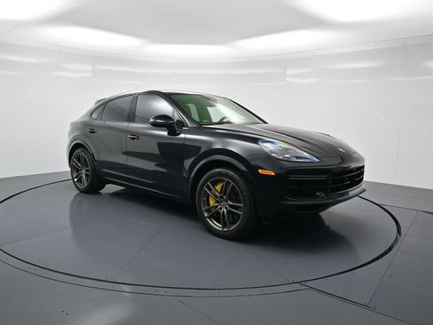 Used 2022 Porsche Cayenne Turbo S AWD/4WD image 30