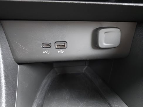 Used 2024 Buick Encore GX Avenir w/ Avenir Convenience Package image 36