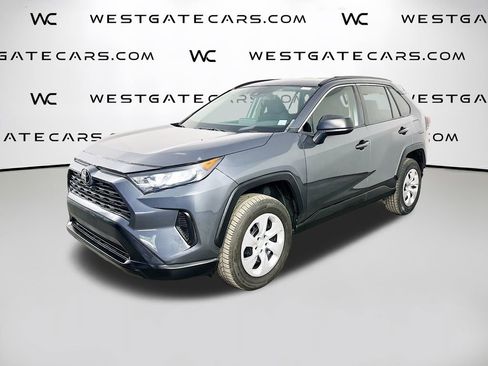 Used 2020 Toyota RAV4 LE image 1