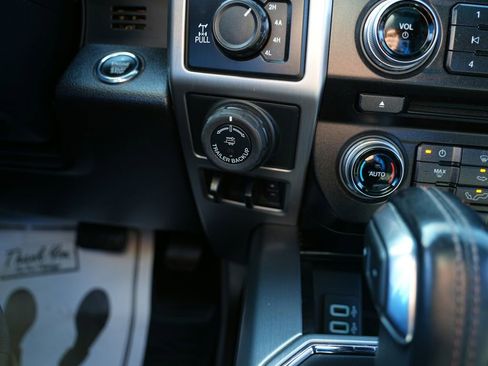 Used 2018 Ford F150 Platinum w/ Equipment Group 701A Luxury image 20