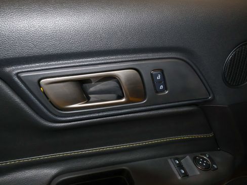 Used 2017 Ford Mustang Shelby GT350 w/ Electronics Package RWD image 18