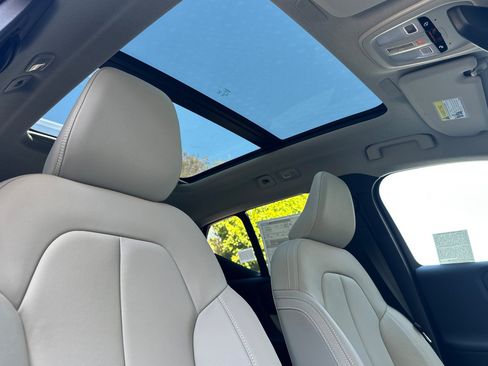 New 2026 Volvo XC40 B5 Ultra w/ Climate Package AWD/4WD image 13