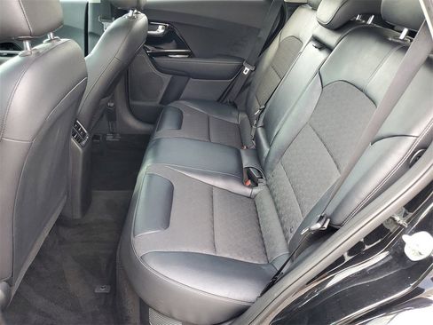 Used 2020 Kia Niro Touring image 22