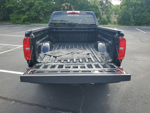 Used 2022 Chevrolet Colorado LT w/ Fleet Safety Package RWD image 28