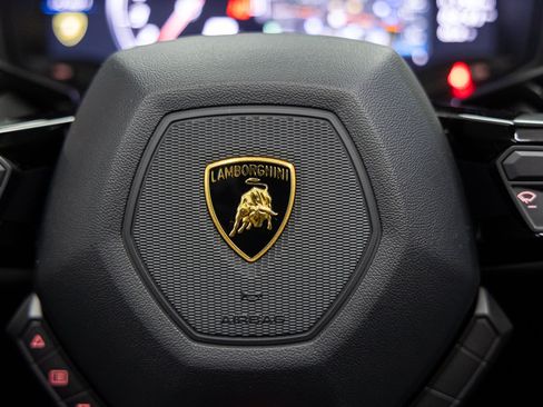 Used 2017 Lamborghini Huracan LP 610-4 AWD/4WD image 42