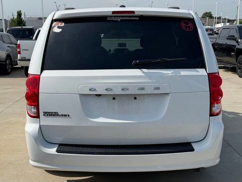 Used 2020 Dodge Grand Caravan SE FWD image 4