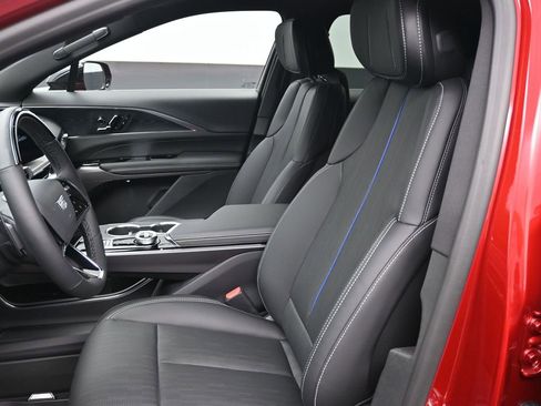 New 2026 Cadillac Lyriq Luxury image 10