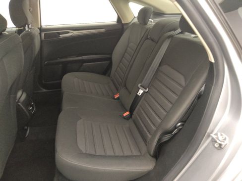 Used 2020 Ford Fusion SE AWD/4WD image 18