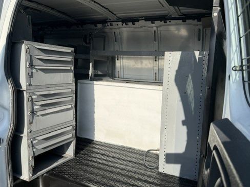 Used 2008 Chevrolet Express 3500 RWD image 15