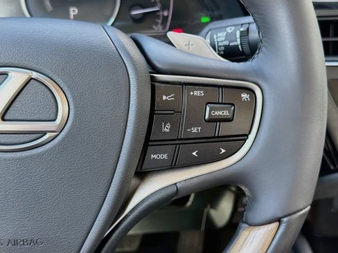 Used 2024 Lexus ES 300h w/ Technology Package FWD image 38