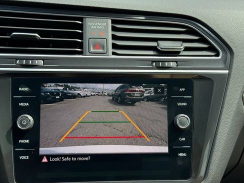 Used 2024 Volkswagen Tiguan SE R-Line AWD/4WD image 17
