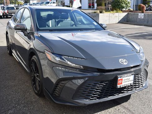 Certified 2025 Toyota Camry SE image 3