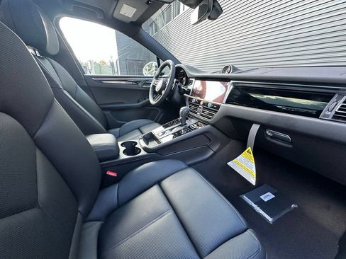 Used 2026 Porsche Macan AWD/4WD image 40