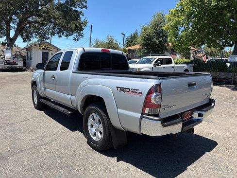Used 2013 Toyota Tacoma PreRunner w/ TRD Off-Road Pkg RWD image 11