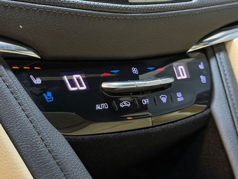 Used 2019 Cadillac XT5 Premium Luxury w/ Driver Assist Package FWD image 32