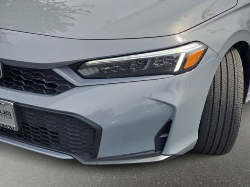 Used 2025 Honda Civic Sport image 33