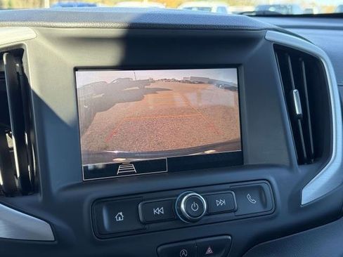 Used 2023 GMC Terrain SLE image 23