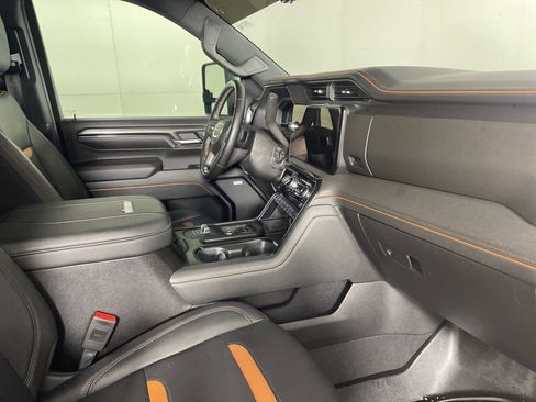 Used 2024 GMC Sierra 2500 AT4 w/ AT4 Premium Plus Package image 14