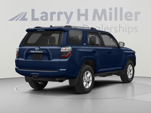 Used 2023 Toyota 4Runner SR5 AWD/4WD image 2