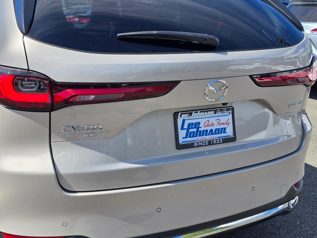 Certified 2025 MAZDA CX-90 Plug-In Hybrid w/ Premium Plus AWD/4WD image 28