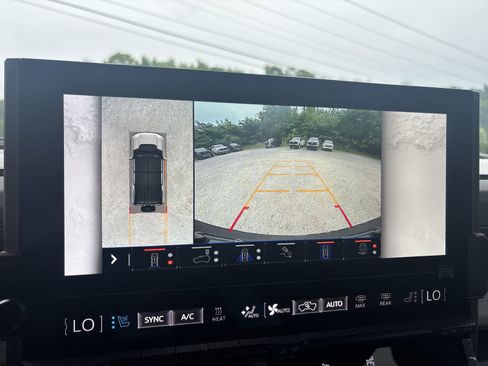 Used 2025 GMC Hummer EV 2X AWD/4WD image 18