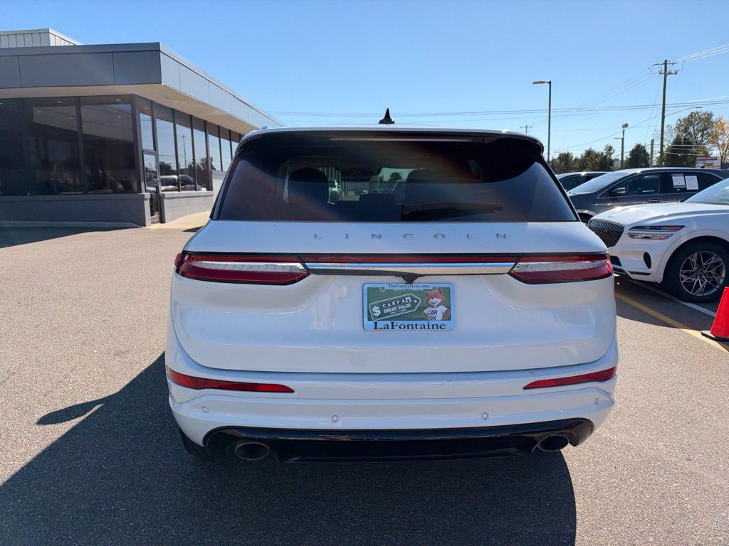Used 2023 Lincoln Corsair Reserve w/ Equipment Group 201A AWD/4WD image 4