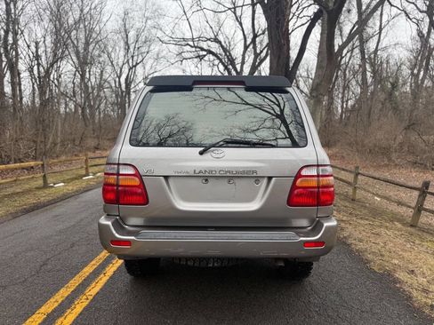 Used 2001 Toyota Land Cruiser image 11