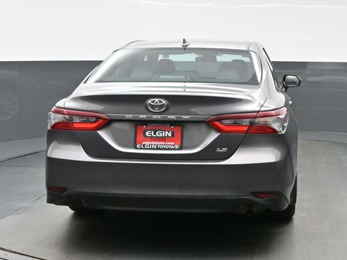 Used 2022 Toyota Camry LE FWD image 5