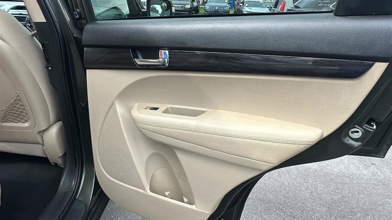 Used 2012 Kia Sorento FWD image 28