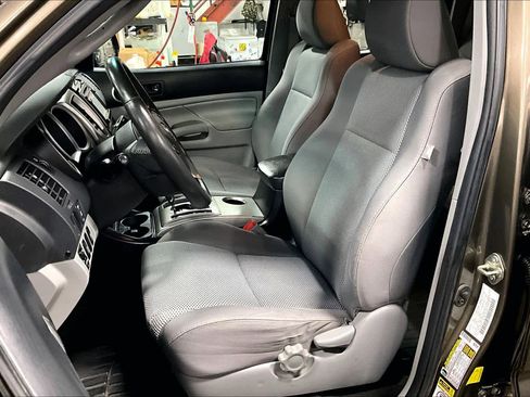 Used 2015 Toyota Tacoma 4x4 Double Cab image 8