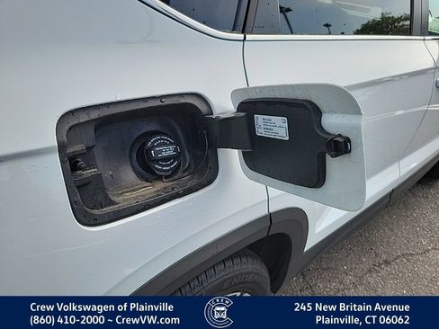 Certified 2024 Volkswagen Taos SE AWD/4WD image 32