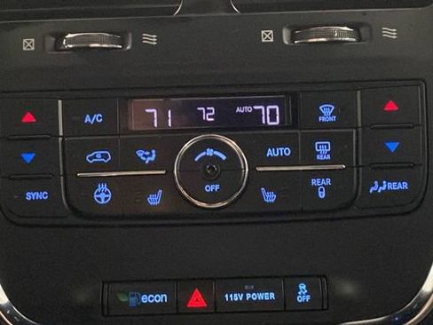 Used 2020 Dodge Grand Caravan SXT w/ Driver Convenience Group FWD image 17
