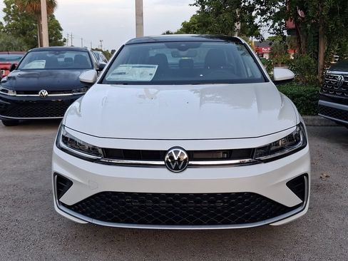 New 2026 Volkswagen Jetta SE FWD image 2